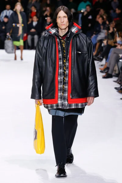Look 49